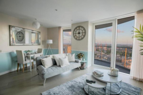 Stunning Apartment with London City Skyline view & Great Transport Links